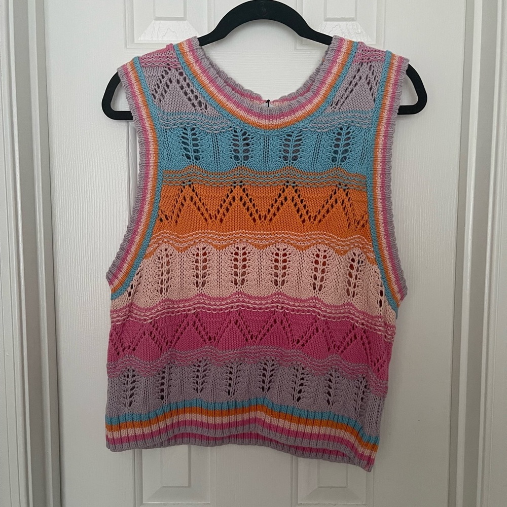 Zara Sleeveless Sweater - Picture 1 of 1